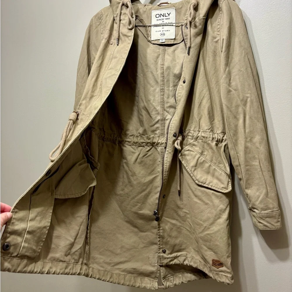 Only Tan Hooded Utility Anorak Jacket Zip Front Drawstring Waist XS - Picture 3 of 10